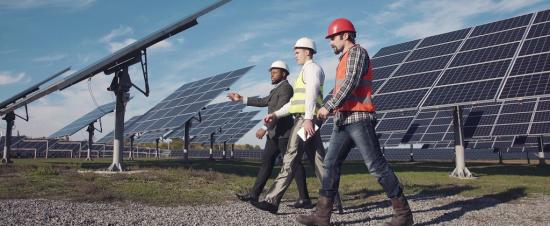 مجال العمل في الطاقة الشمسية ومستقبلها في العالم