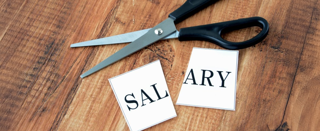 هل يحق لصاحب العمل تخفيض راتب الموظف؟