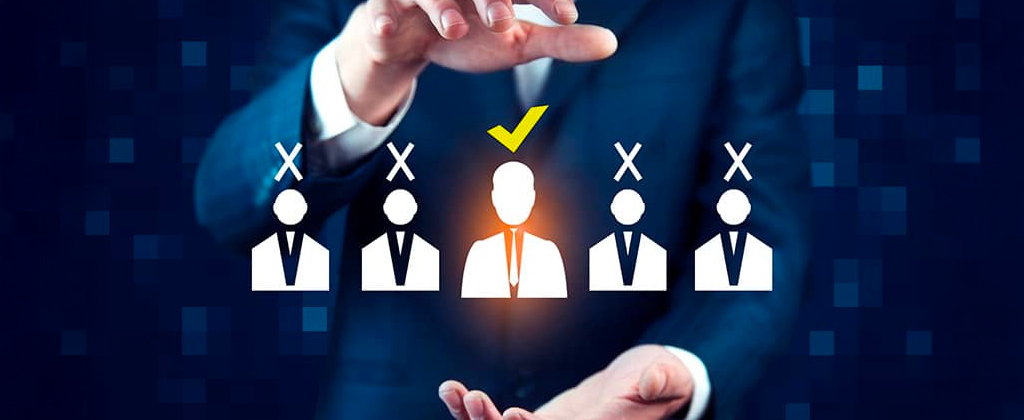 الموظف المرئي مقابل الموظف الكفء: من يفوز عن بُعد؟