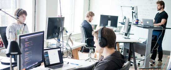 العمل في الشركات الناشئة: هل هو خيار جيد لبناء مستقبلك المهني؟