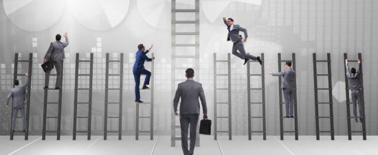 حق الموظف في الترقية: كيف تعرف فرصك وتحمي مستقبلك المهني