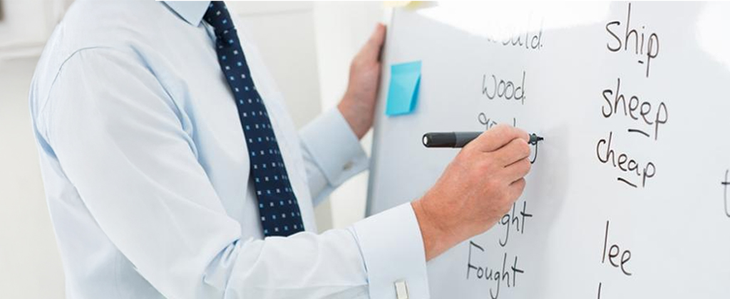 دليل العمل في مجال تعليم اللغات: فرص واعدة وخطوات عملية للبدء