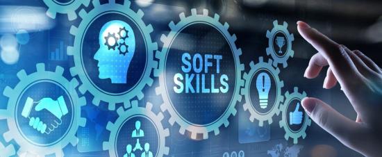 المهارات الناعمة (Soft Skills) التي ترفع فرص توظيفك في سوق العمل
