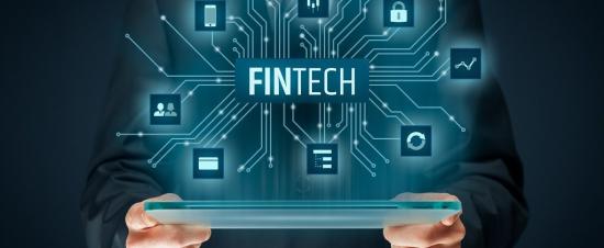 التكنولوجيا المالية (FinTech): كيف تخلق الأتمتة والمحافظ الرقمية وظائف المستقبل؟