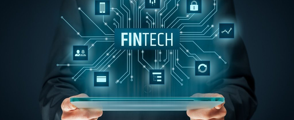 التكنولوجيا المالية (FinTech): كيف تخلق الأتمتة والمحافظ الرقمية وظائف المستقبل؟