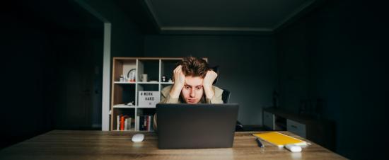 لماذا يفشل البعض في العمل عن بعد رغم توفر المهارات؟