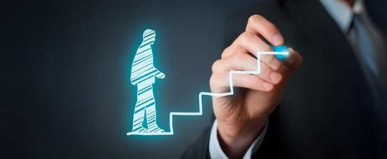 كيف تستفيد من المرشد المهني في تطوير مسارك الوظيفي؟